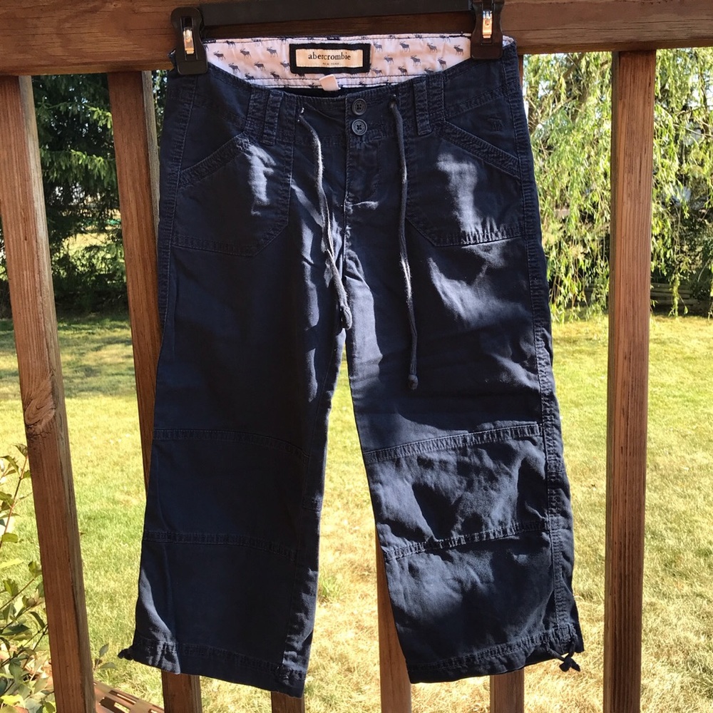 Abercrombie navy cargo capris